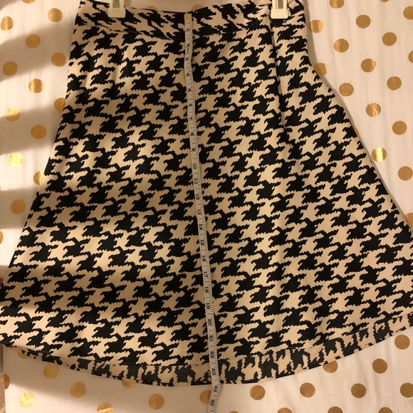 Banana Republic Skirt - Picture 4 of 5